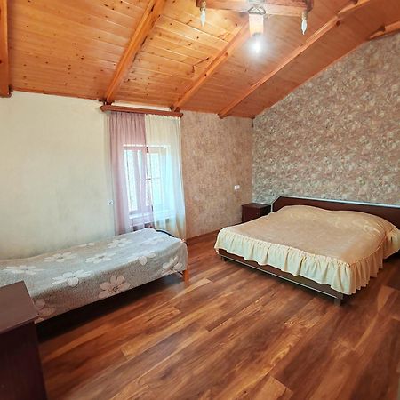 Paradise Guest House ツァグカゾール エクステリア 写真