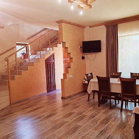 Paradise Guest House ツァグカゾール エクステリア 写真