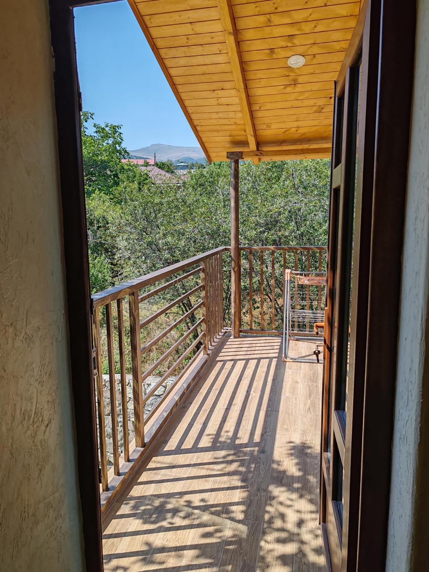 Paradise Guest House ツァグカゾール エクステリア 写真