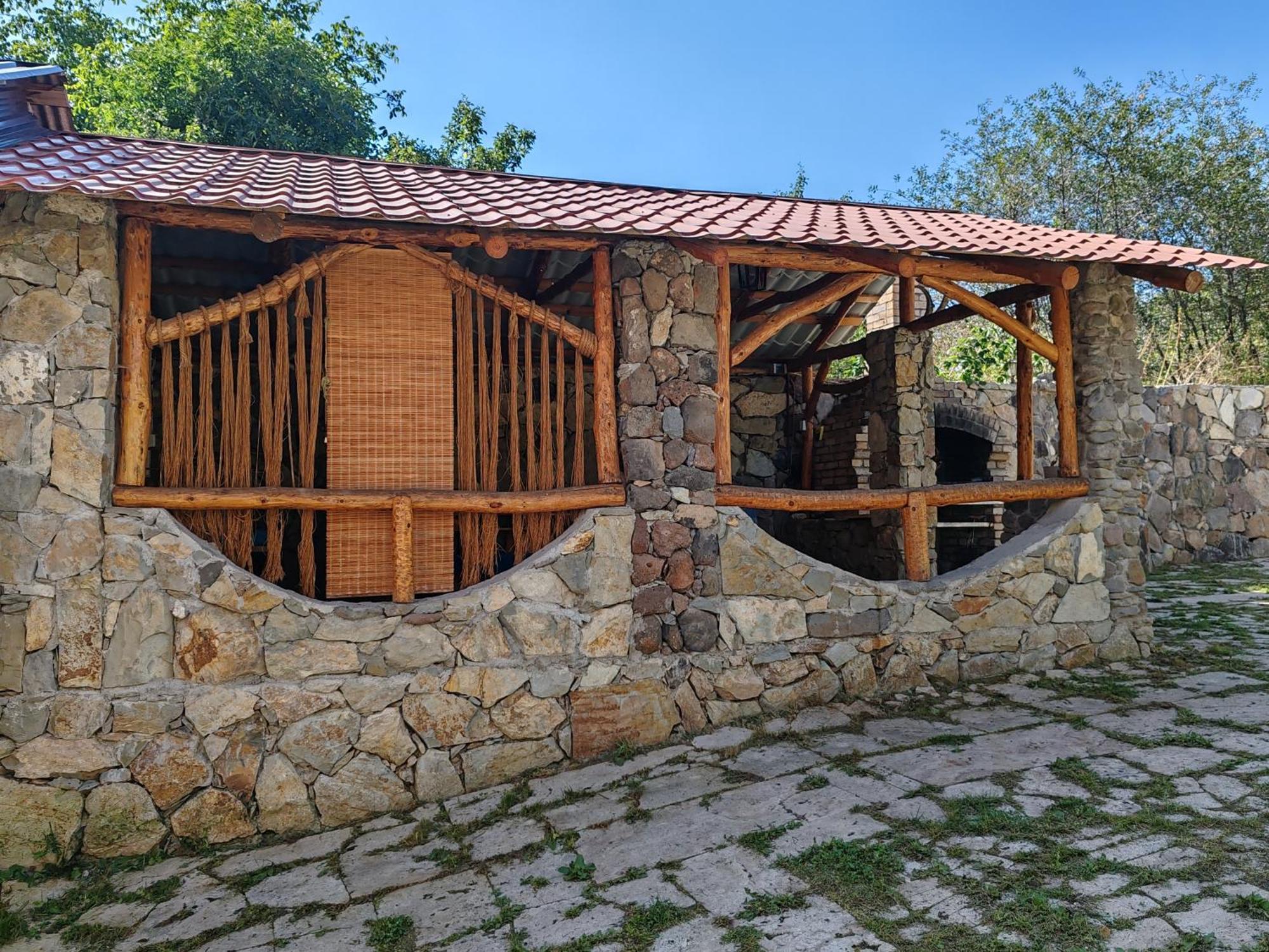 Paradise Guest House ツァグカゾール エクステリア 写真
