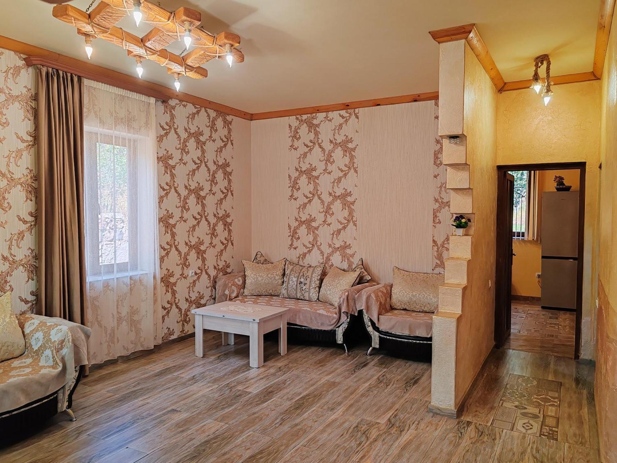 Paradise Guest House ツァグカゾール エクステリア 写真